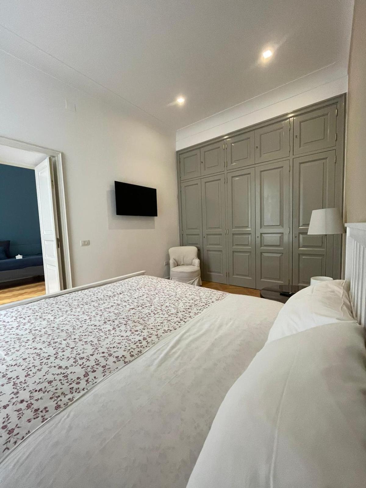 Napoliforever Chiaia Apartment المظهر الخارجي الصورة